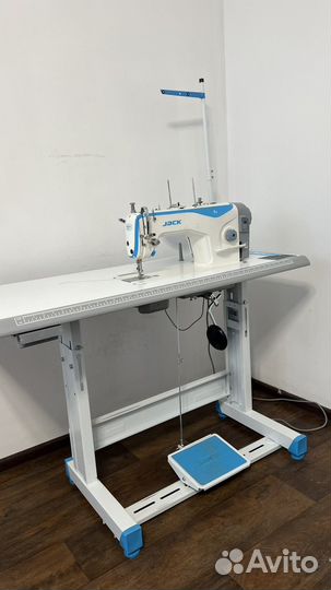Промышленная швейная машина jack f4 со столом