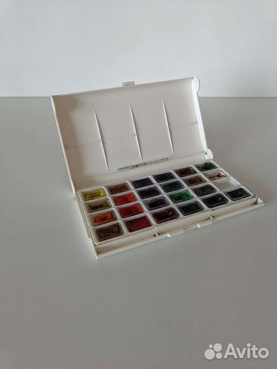 Акварельные краски белые ночи