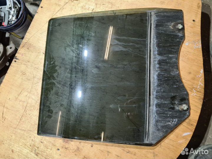 Стекло двери заднее правое Hyundai Santa Fe