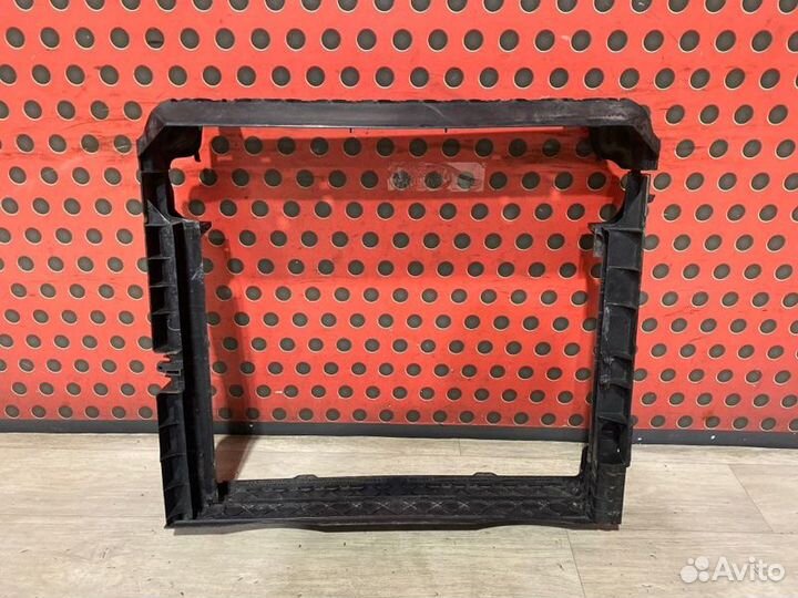 Кронштейн радиатора Bmw X5 F15 N57D30A 2016