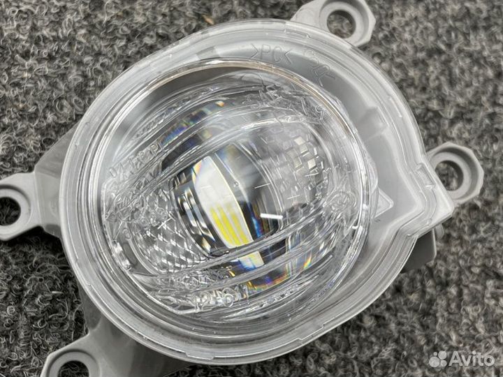 Фара противотуманная Toyota Crown ARS220