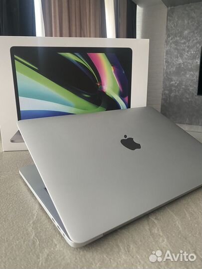 Apple MacBook Pro 13 2019 touch bar