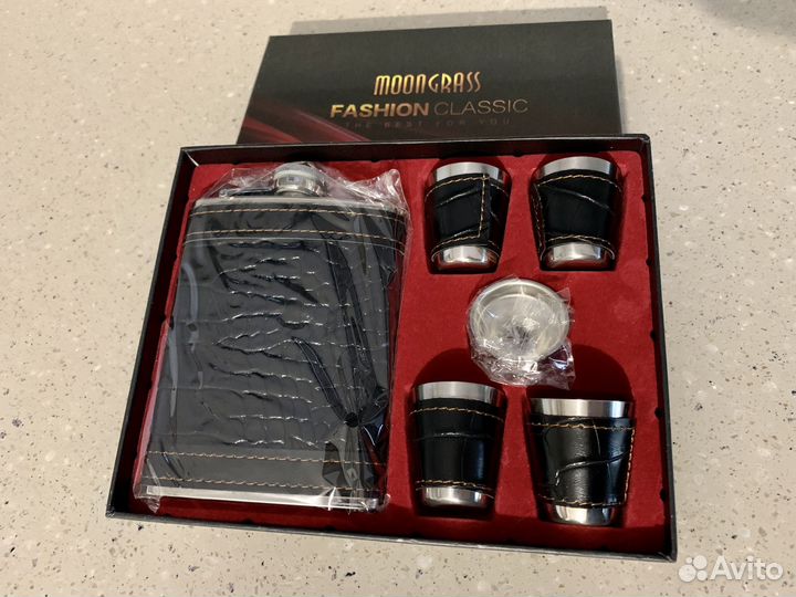 Мужской подарочный набор с флягой и стопками