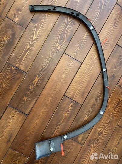 Накладка колесной арки передней правой tiguan