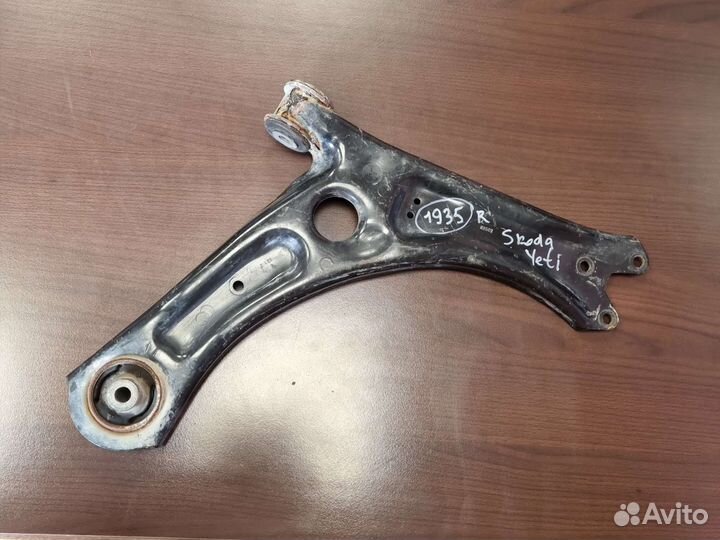 Рычаг передний правый skoda Octavia Superb Yeti