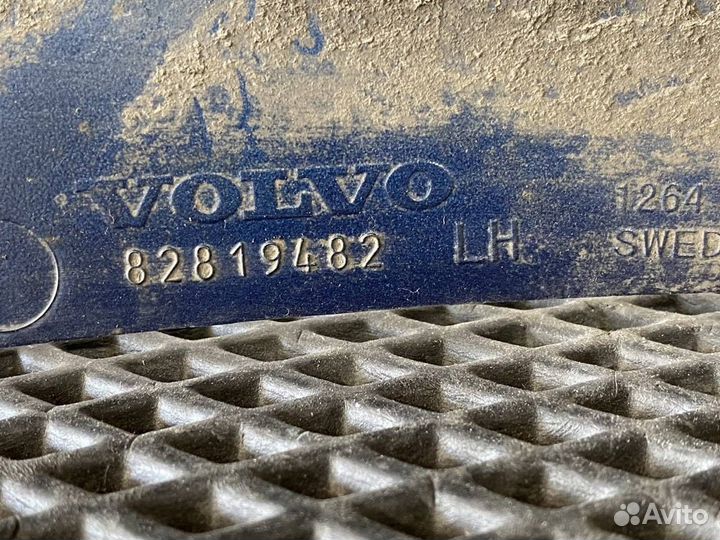 Накладка подножки левая Volvo FH4 82819482