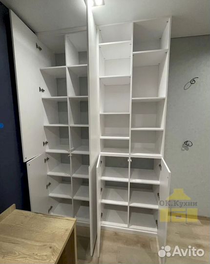 Шкаф с зеркалом