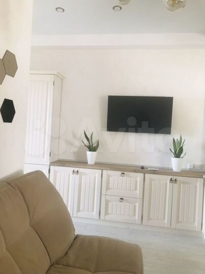 2-к. квартира, 54 м², 1/3 эт.