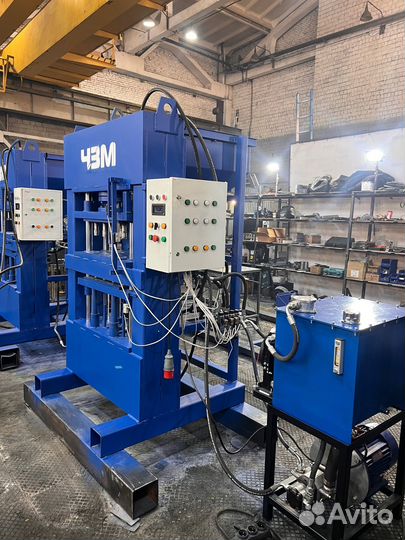 Пресс для производства штампованных и таблетирован