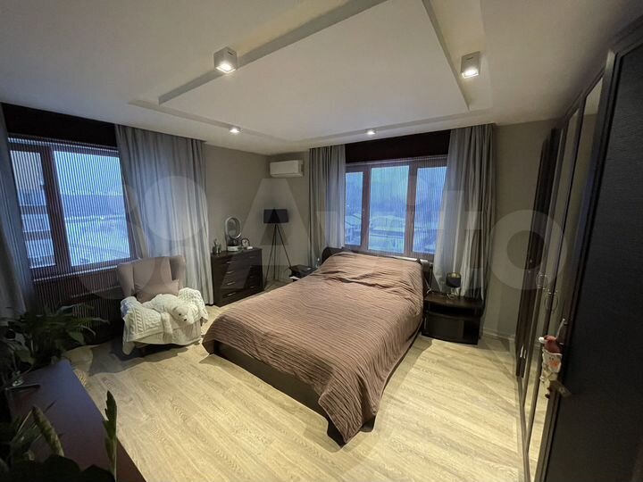 4-к. квартира, 99,3 м², 10/14 эт.