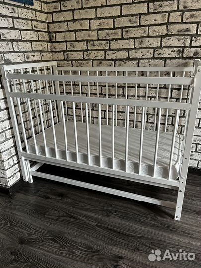 Детская кроватка с маятником 120 /60