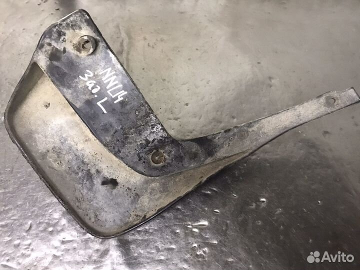 Брызговик задний левый Renault Logan 1