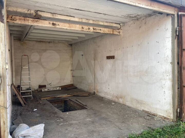 Гараж, > 30 м²