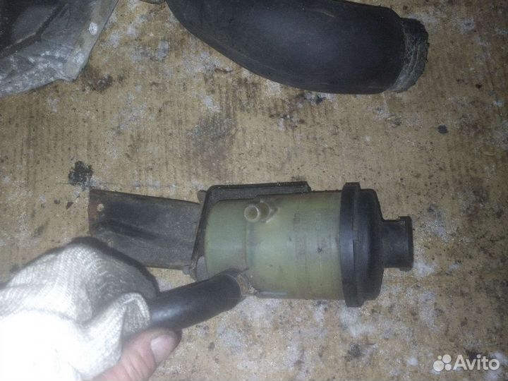 Бачок гура хендай санта Фе 2