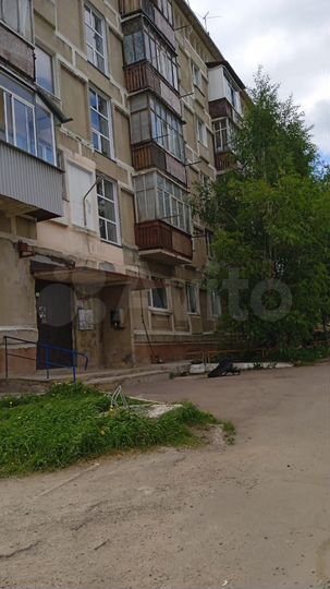 Доля в 2-к. квартире, 53,9 м², 1/5 эт.