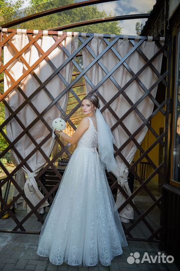 Свадебное платье 44 46 бу