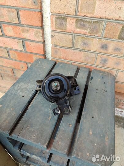 Продам опоры двигателя Kia Carens