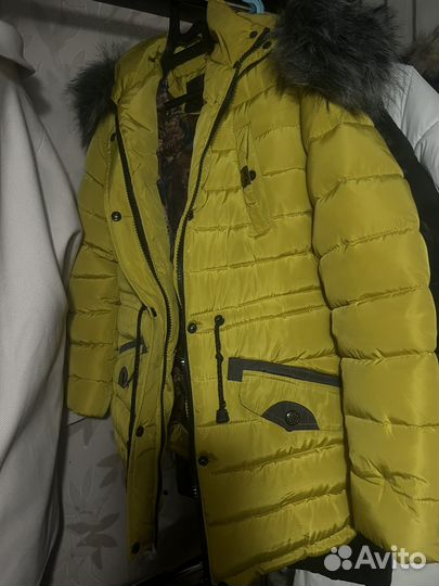 Продам зимние куртки