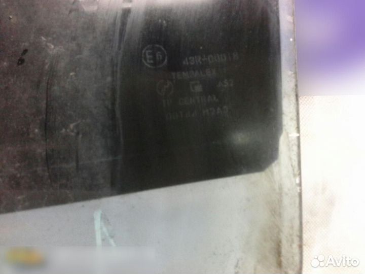 Стекло двери передней левой Suzuki Liana 2001