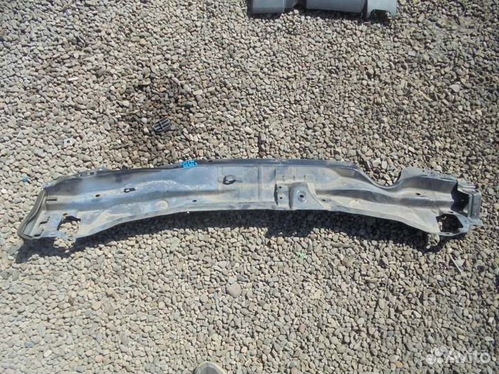 Планка под жабо Toyota Corolla Fielder NZE144