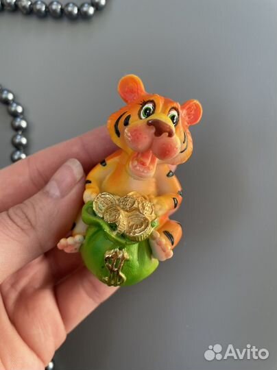 Статуэтки фигурки