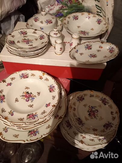 Сервиз столовый,Германия.33 наименования предметов