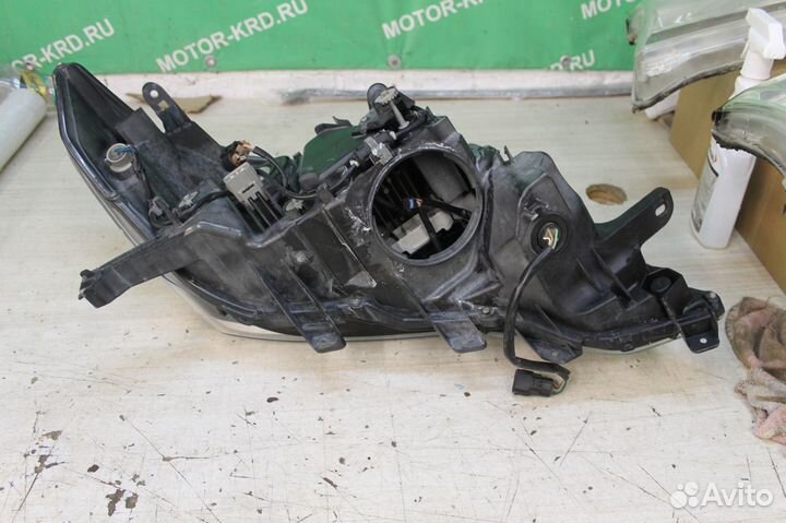 Toyota Land Cruiser Prado 150 Фара левая LED б.у