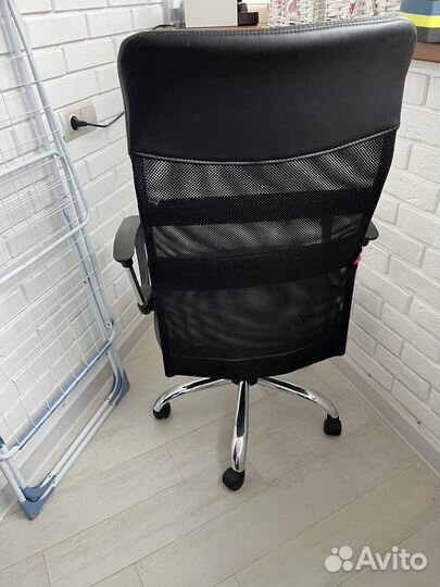 Офисное кресло Defo