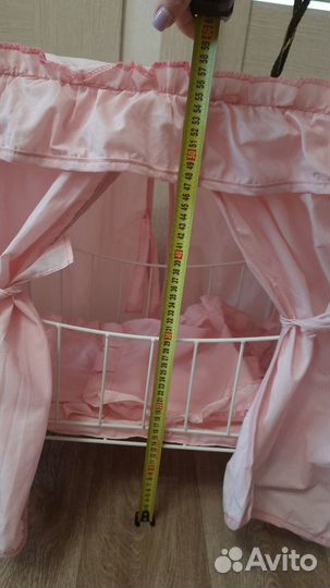 Кроватка для кукол с балдахином