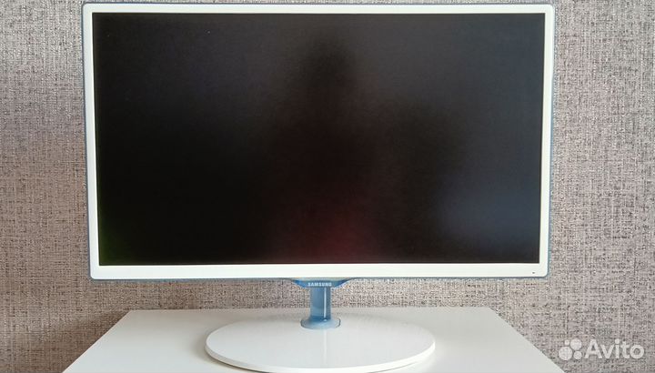 Телевизор 23.6