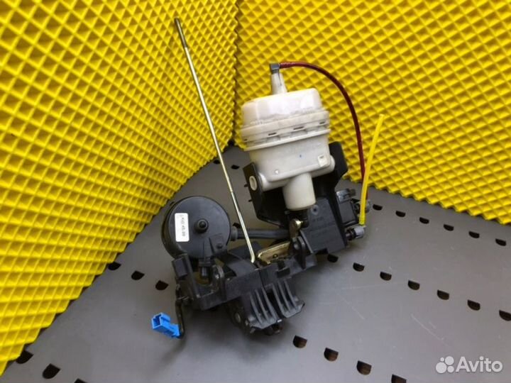 Замок багажника Mercedes-Benz S-Class W220