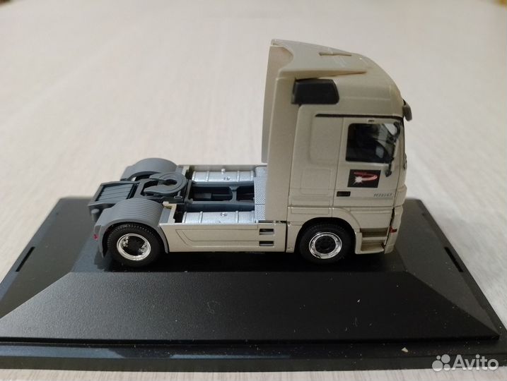 623) Тягач Mercedes Benz Actros 1860 в боксе