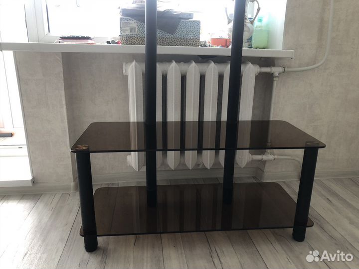 Стеклянная тумба под тв