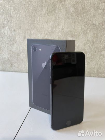 iPhone 8, 64 ГБ