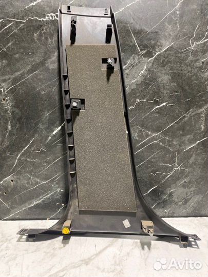 Обшивка средней стойки правая Ford Focus pnda 2014