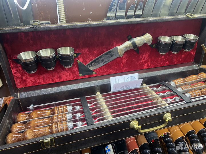 Шашлычный подарочный набор шампуров в чемодане