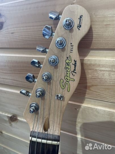 Электрогитара fender
