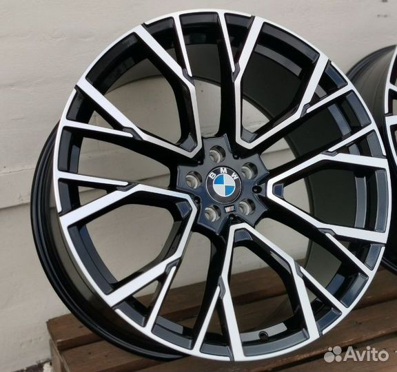 Новые разноширокие диски на BMW X5 X6 R22