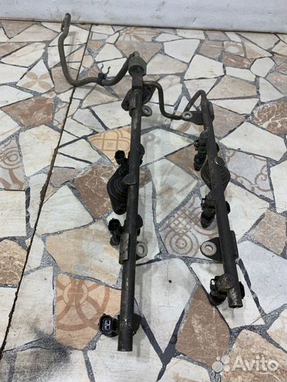 Топливная рампа (рейка) Nissan Teana J32