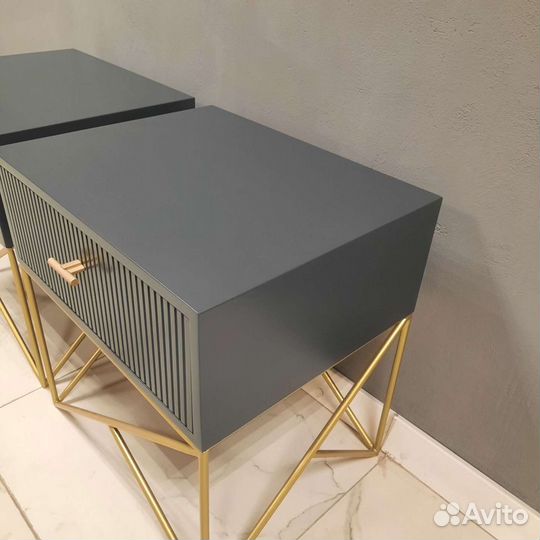 Тумба прикроватная