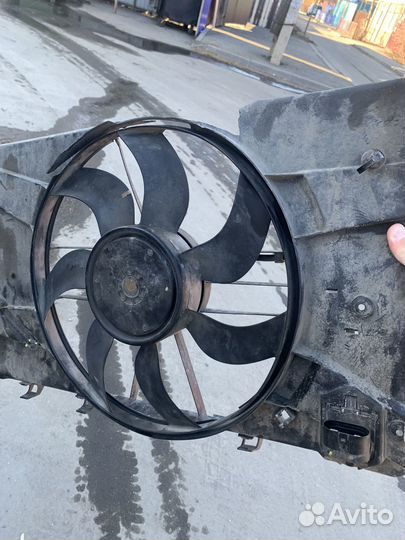 Диффузор вентилятора в сборе на Chevrolet Cruze