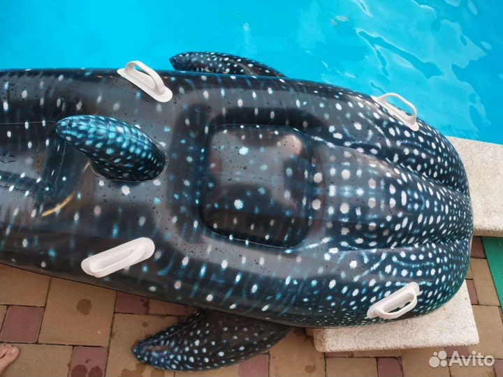 Надувной матрас для плавания новый кит