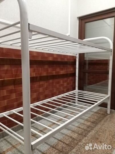 Продаю двухъярусные кровати