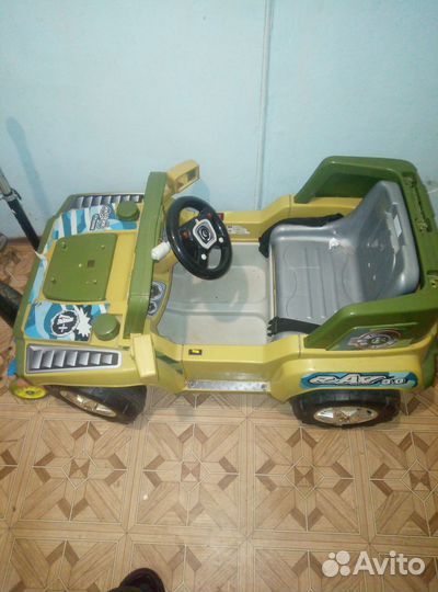 Продам электромобиль детский