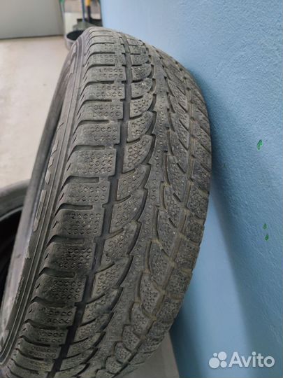 Nokian Tyres WR 225/65 R17
