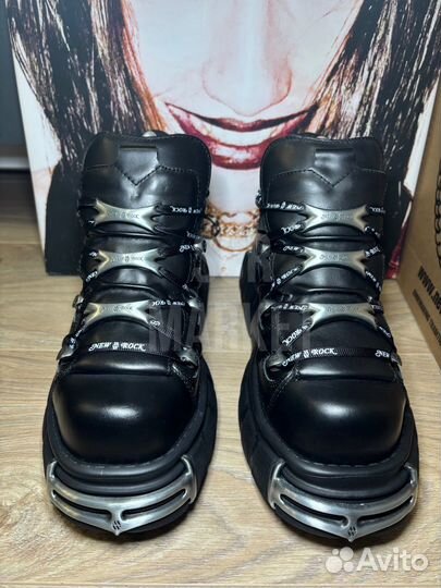 Ботинки new rock на руках