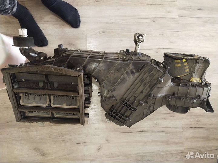 Корпус отопителя на Амарок