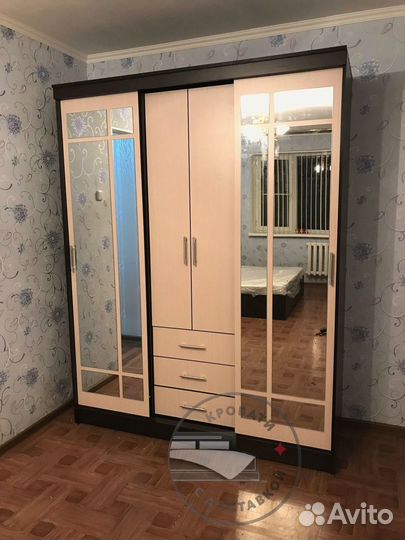 Шкаф
