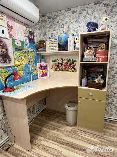 Письменный стол