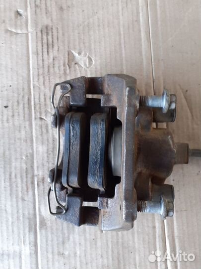 Суппорт задний правый Вольво S80 98-06г.в